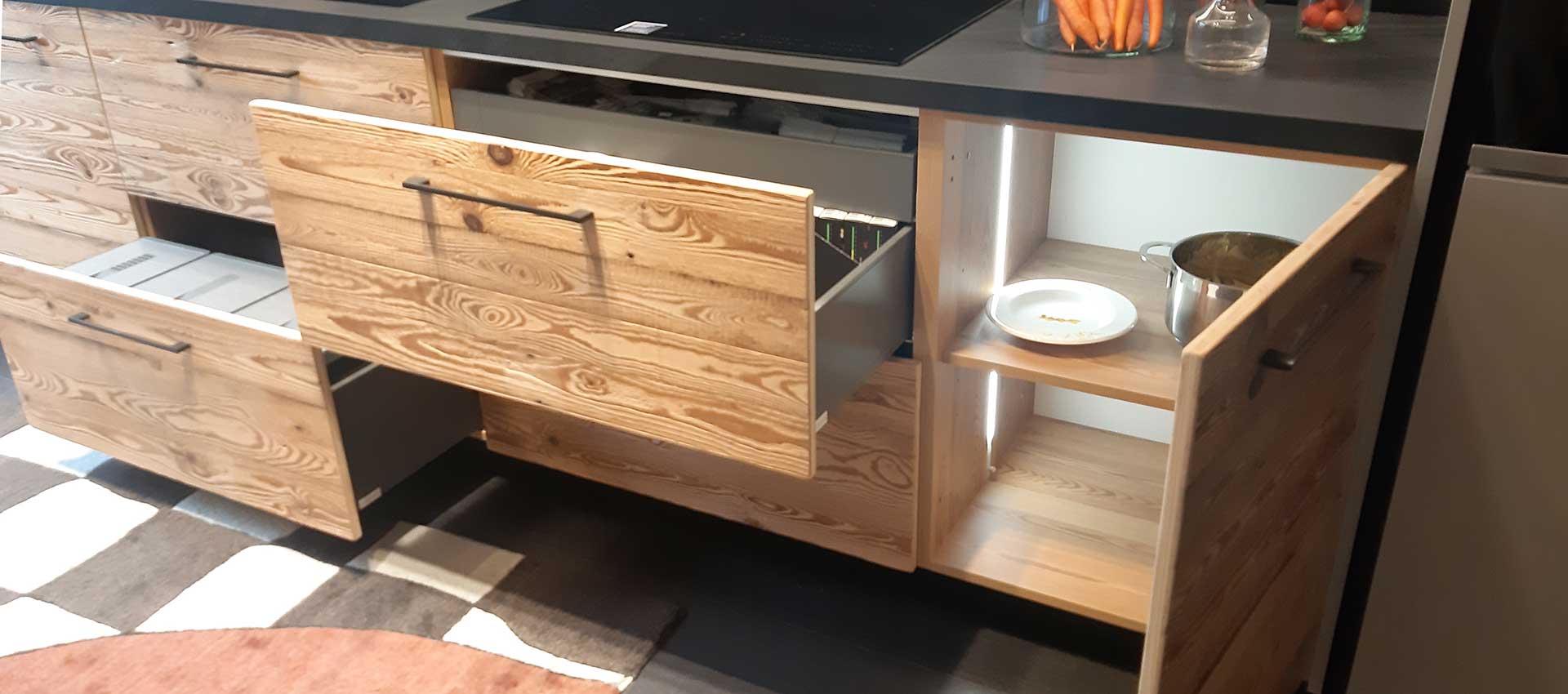 Cucine su misura in vero legno a Lecco, Como, Monza Brianza e Milano Cucine su misura in vero legno a Lecco, Como, Monza Brianza e Milano